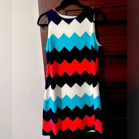 Necessary Objects Chevron Mini Dress XS Polyester Spandex - Picture 9 of 9